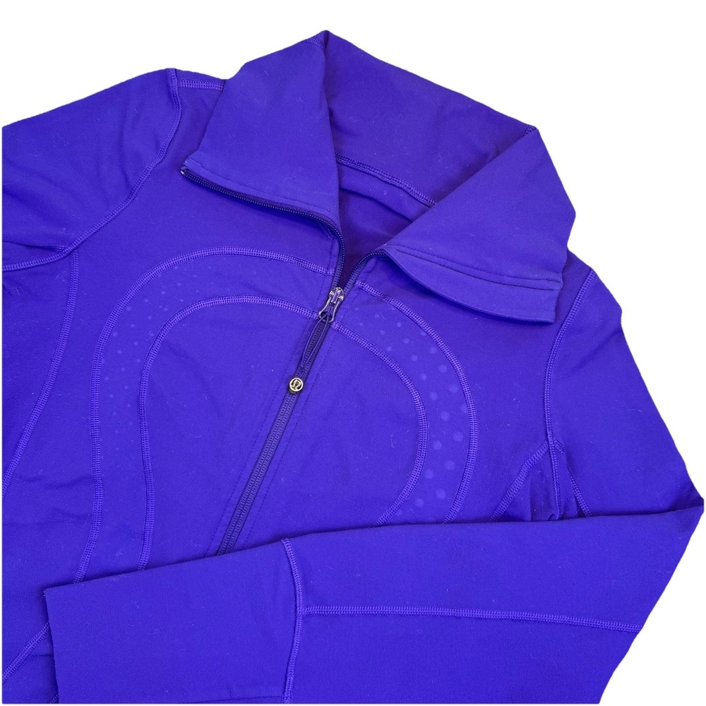 Lululemon Women's Bruised‎ Berry/Faded Dot Embossed Berry Purple Sz 6 Zip Jacket